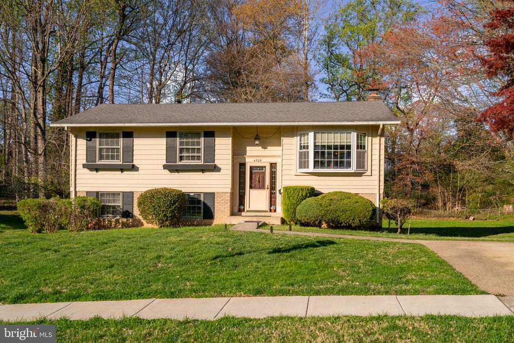 CaterinaSWatson's tweet photo. Don't miss a chance to see a beautiful property! Join us for an open house in Listings.
- Caterina S. Watson #654138 with Weichert, Realtors® - Aspen Hill/Leisure World Plaza
- Contact me at 301.758.9480 https://t.co/Mm2pb6cdC9