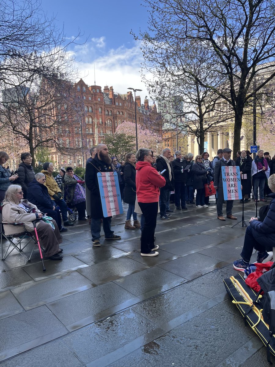 WomensWorkUK's tweet image. We are live in Manchester!
Follow livestream on Edge of the Matrix channel #OneYearLater @acts_grassroots