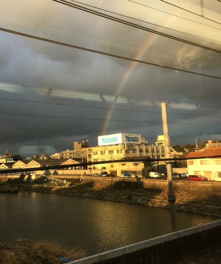 robichihi8827's tweet photo. 車窓🚃³₃ふと見ると 虹〰

たくさんのHeart❤️を
心からありがとうございます
どうか良い週末を✮*｡ﾟ
 #LoveandPeace

 #キリトリセカイ https://t.co/m81ejGEkaf