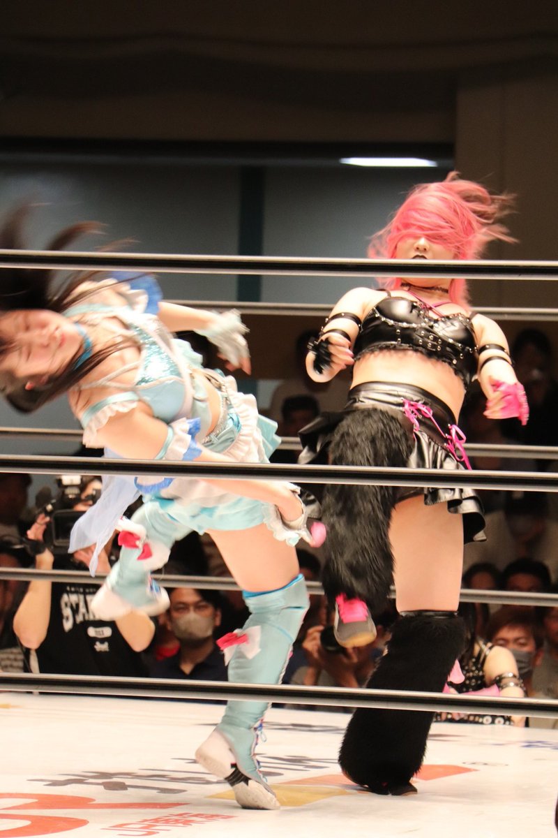 Isobel45el's tweet photo. メイン人多過ぎ
ゴチャゴチャしてて
ほぼほぼ吏南しか追ってなかったわ

 #STARDOM   #吏南 https://t.co/kw5FIXy0zP