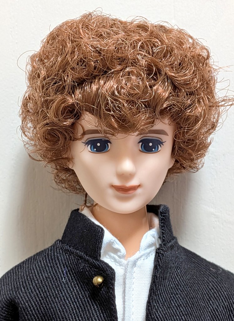 アールエフ tweet media