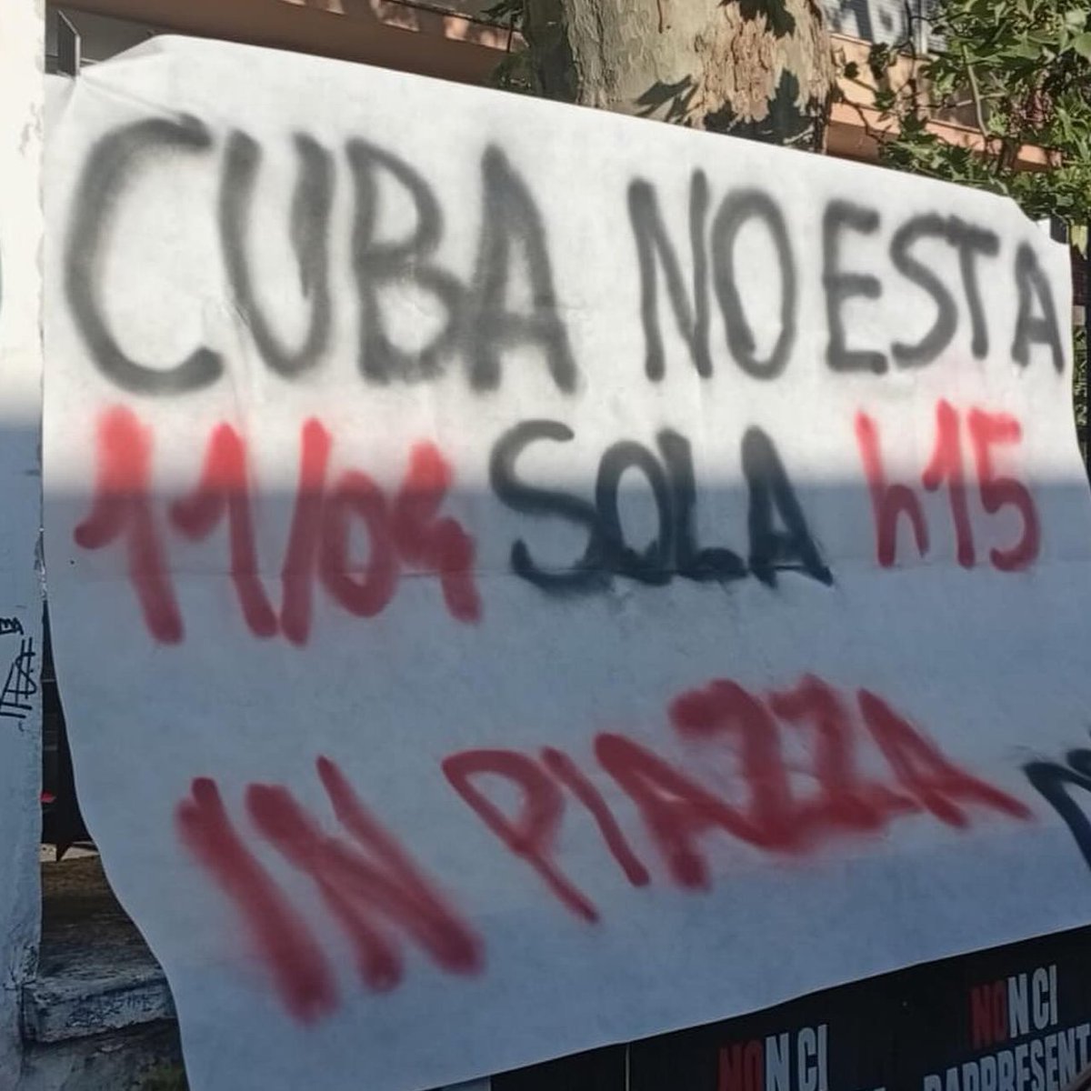 🇮🇹🇨🇺 Se respira solidaridad en Roma:

Hoy: manifestación nacional vs bloqueo: #Cuba no es una amenaza.

📢organizada por Asociación Nacional de Amistad Italia-Cuba, con el respaldo y participación de sindicatos, organizaciones, partidos y personalidades italianas

#CubaNoEstáSola