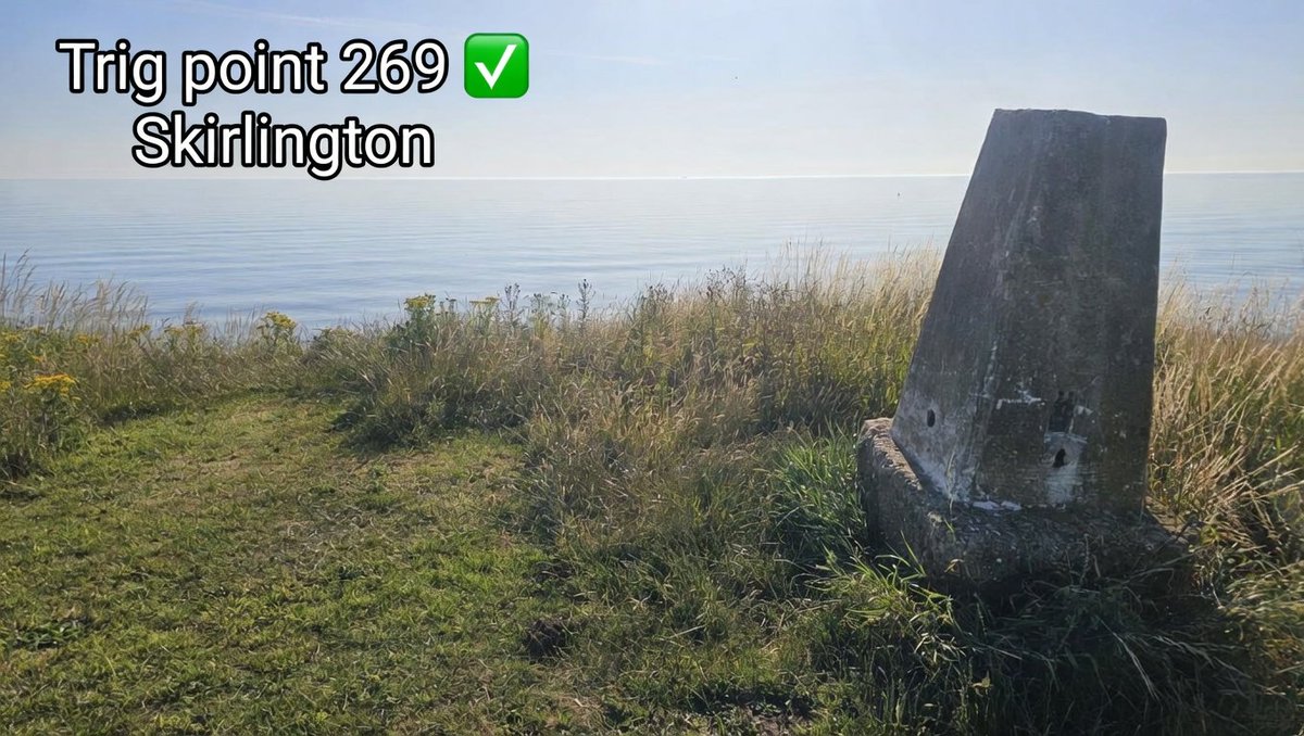 allthetrigpoint's tweet photo. Trig point 269 ✅️ Skirlington, Hornsea. Literally hanging on for dear life to the edge of the cliff. It could soon be gone as the cliff erodes beneath it. Visited July 2025 #allthetrigpoints #Hornsea #trigpillar https://t.co/Qd1dFdykjk