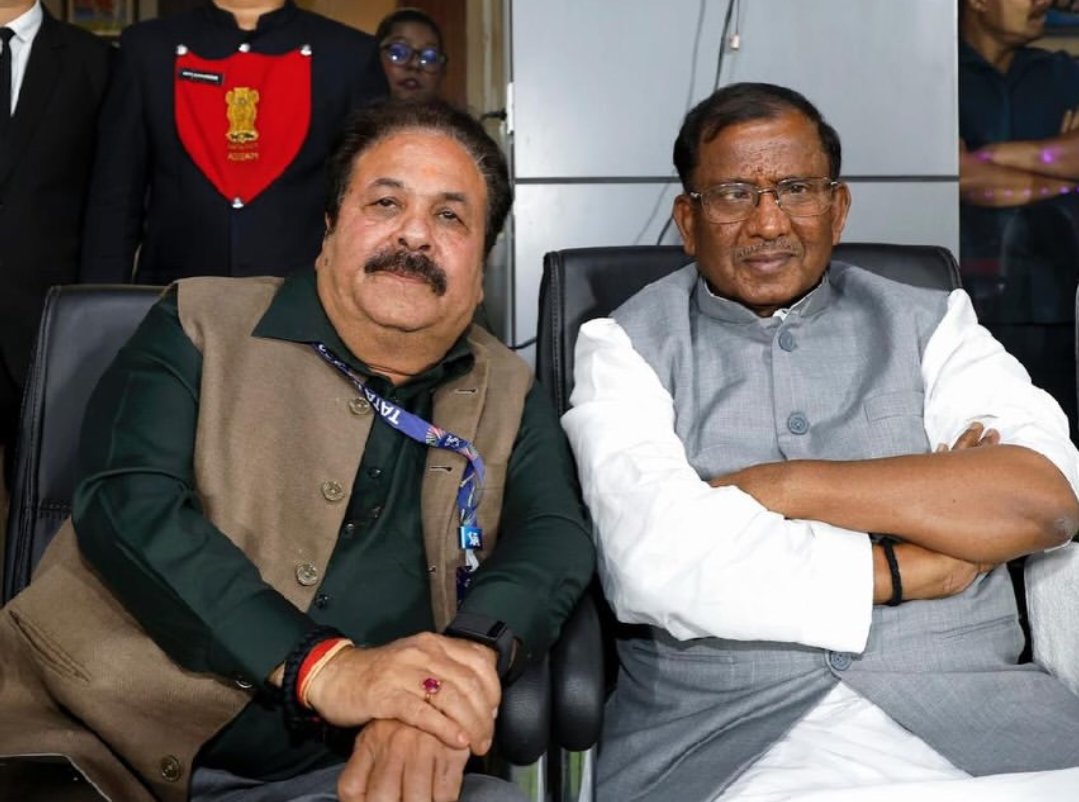 <a href="/ShuklaRajiv/">Rajeev Shukla</a> <a href="/MithunManhas/">MithunManhas5</a> <a href="/lonsaikia/">Devajit LON Saikia</a> <a href="/onlyrajkundra/">Raj Kundra</a> <a href="/IPL/">IndianPremierLeague</a> <a href="/rajasthanroyals/">Rajasthan Royals</a> <a href="/RCBTweets/">Royal Challengers Bengaluru</a> <a href="/news24tvchannel/">News24</a> <a href="/BBCHindi/">BBC News Hindi</a> 
#RRvsRCB