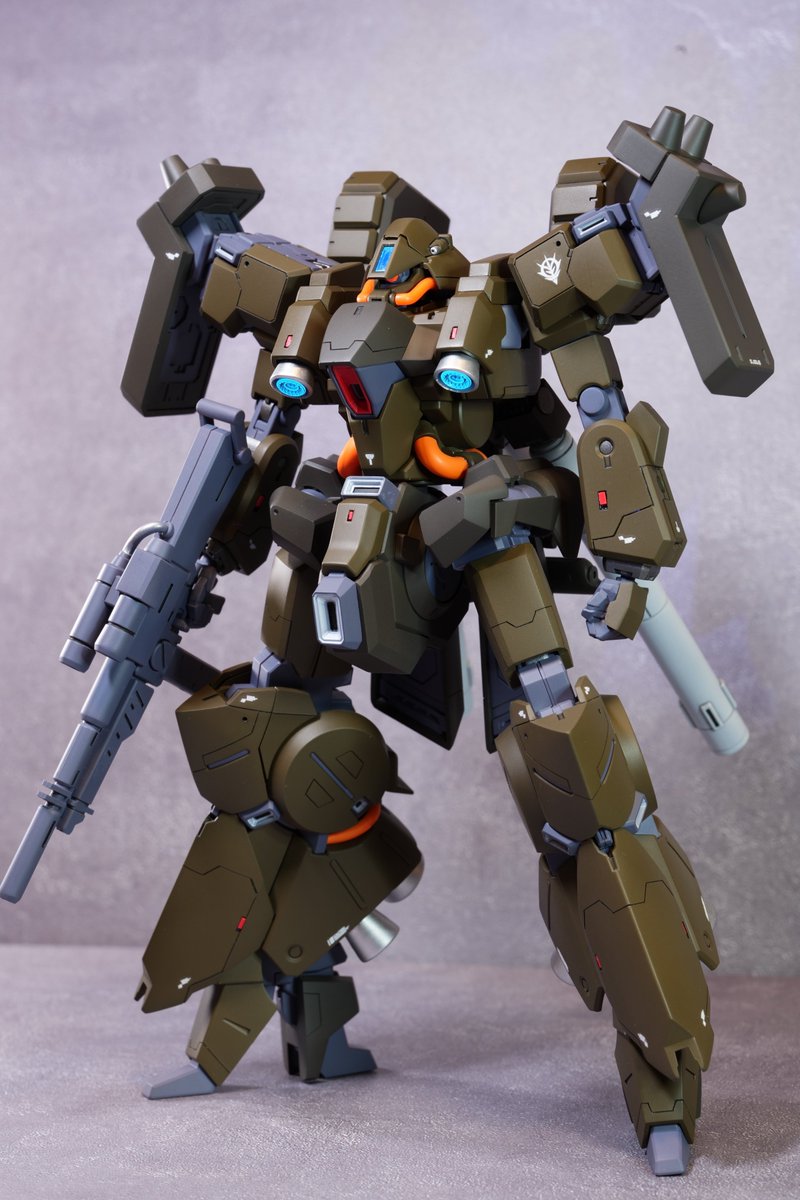 Umayoudesu777's tweet image. HGリーベン・ヴォルフ完成しました。
今回は結構オーソドックスに作ったんでその分全身のディテールとかは好みで追加してます。
チキン屋-楼さんのバーニアインナーがいい感じにハマったんで楽しくなってあちこちに埋め込み。ツリーの背面も見てね。

＃gunpla
#モノアイビコーン