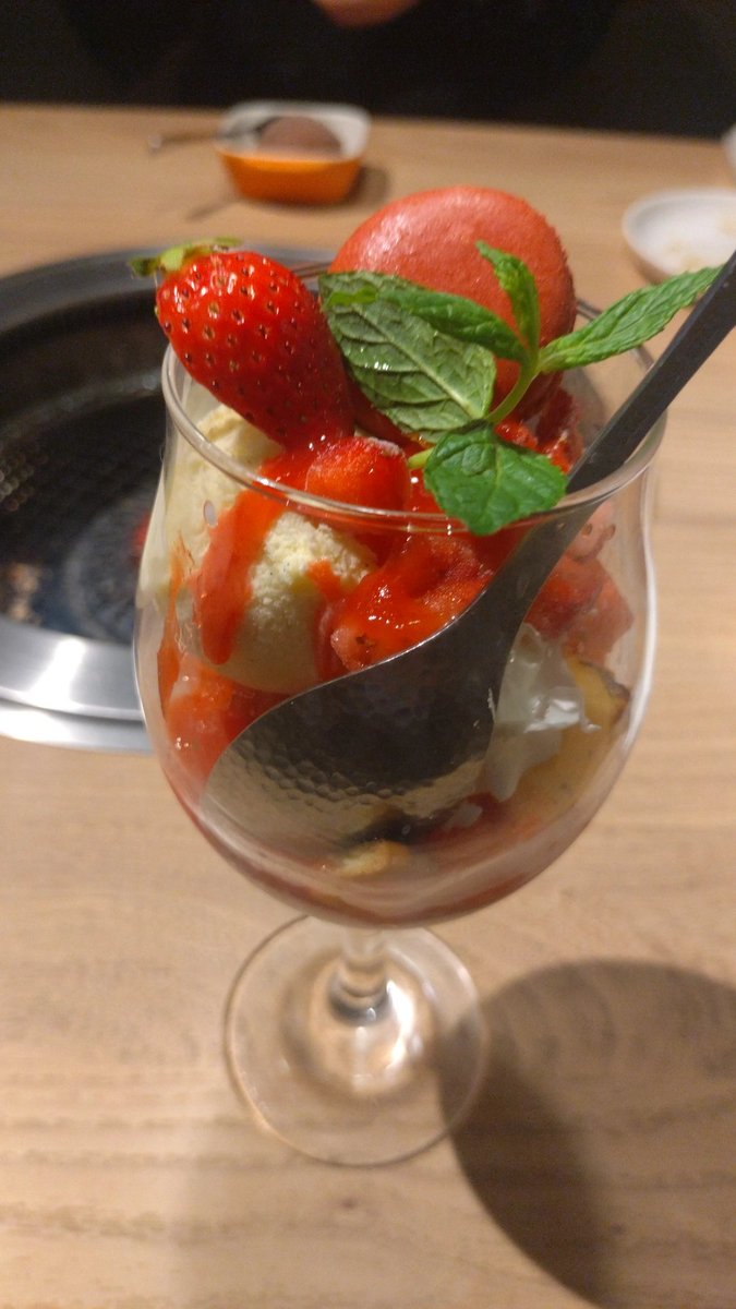 会社の人が誕生日祝い焼肉連れてきてくれて神🥳
うまかたーーー