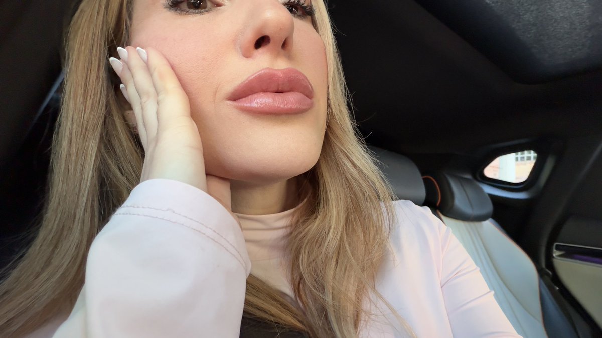 Amanda Meirelles tweet media