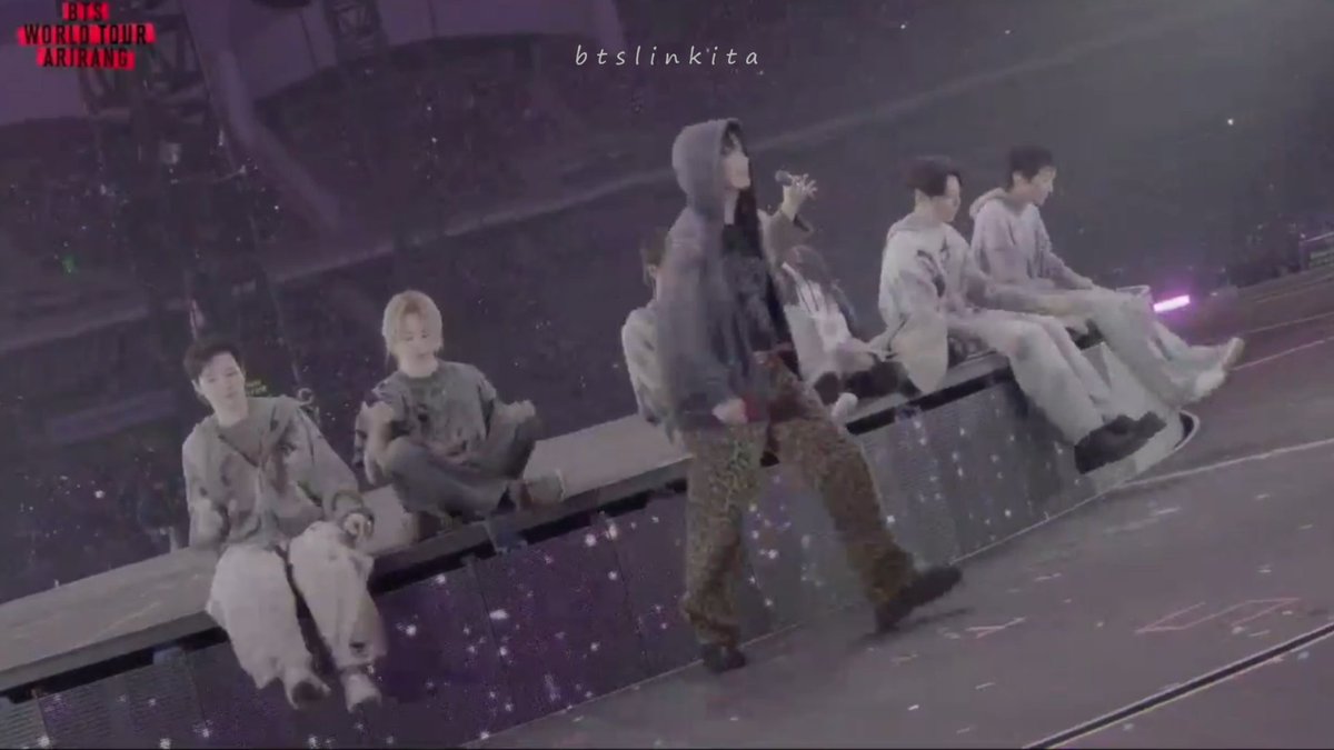 THIS IS NOT BTS LINK⁷ tweet media