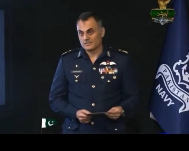 Sheraxii Tweets tweet media