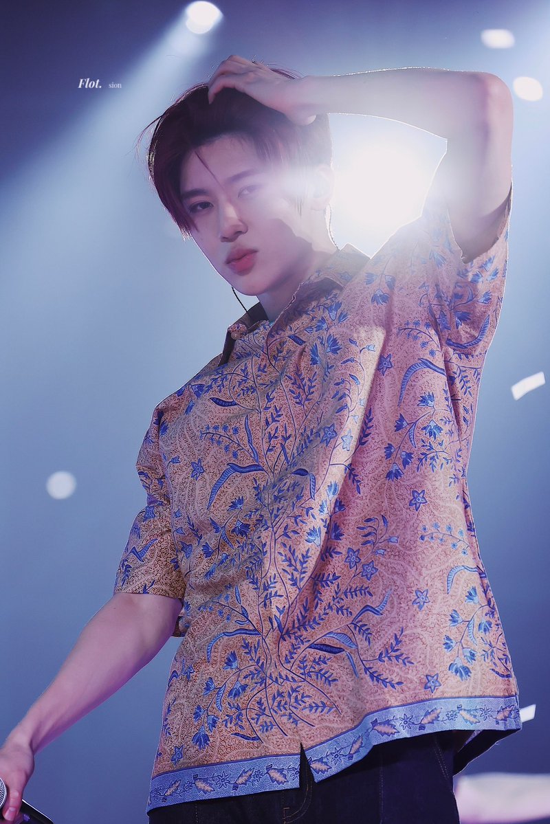 𝐹𝑙𝑜𝑡. tweet media