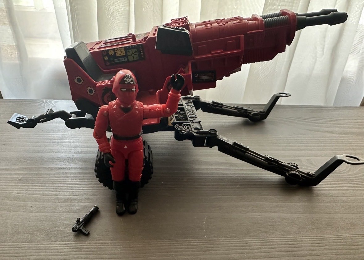 GIJoeRepairShop's tweet image. From @JoefestToyComic 2025: Red Laser and his Laser Exterminator!

#GIJoe #YoJoe #ARAH #80s #80sToys #ActionFigures #Collectibles #GIJoeCollector #GIJoePhotography #JoeNation #ToyPhotography #VintageToys