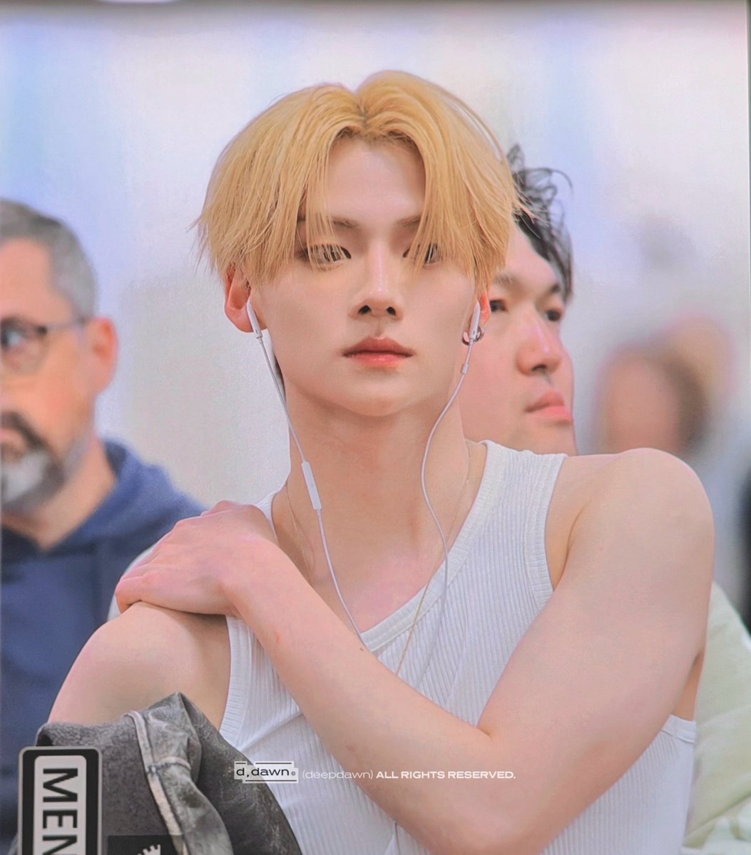 7rosekiller's tweet image. girl .. this perfect physique rn . . #omega