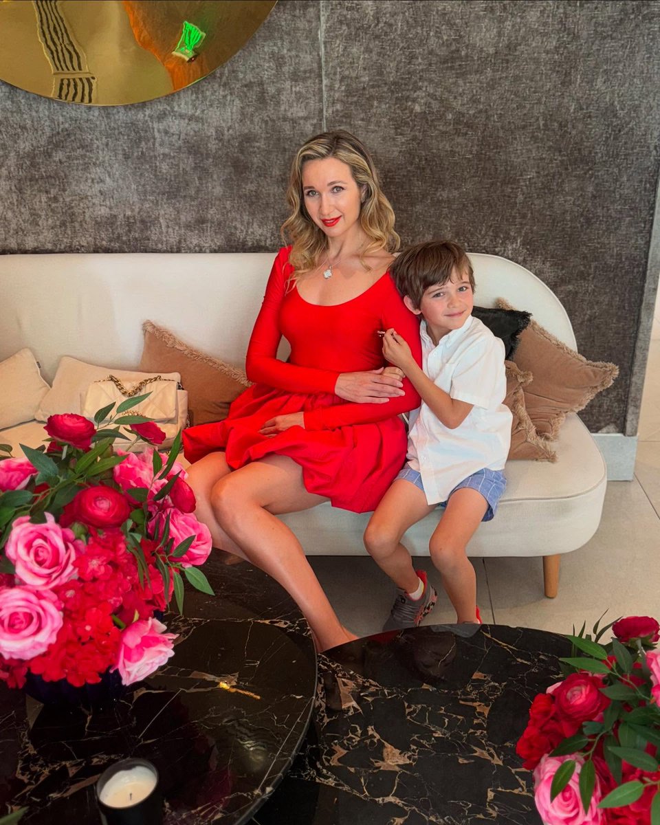 MorarFrank87624's tweet image. Happy 4th! This country of immigrants, religious refugees, and outcasts has come a long way. Let’s keep going. 

#happy4thofjuly #islandgirls #beachlifestyle #livingadream #islandgetaway #specialmoment #livetothefullest #vacaymood #girlpower #modelingshoot #texasmodel…