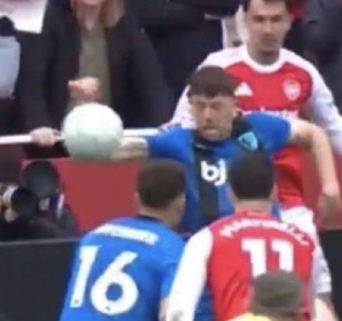 Mr Black tweet media