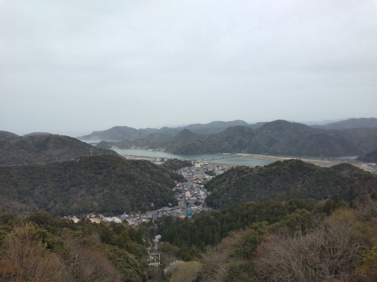 13歳の次男と日帰りだけどリベンジ旅もできた。九州旅を涙をのんで断念した彼が、特急列車に乗ってみたいとこぼしたから、こうのとりで城崎行をすぐさま打診。春休み最終日に自らの意思でやってきた。かわらけを投げて「お母ちゃん、共同親権になったな。ニュースで見たで」と自慢げに話してくれました
