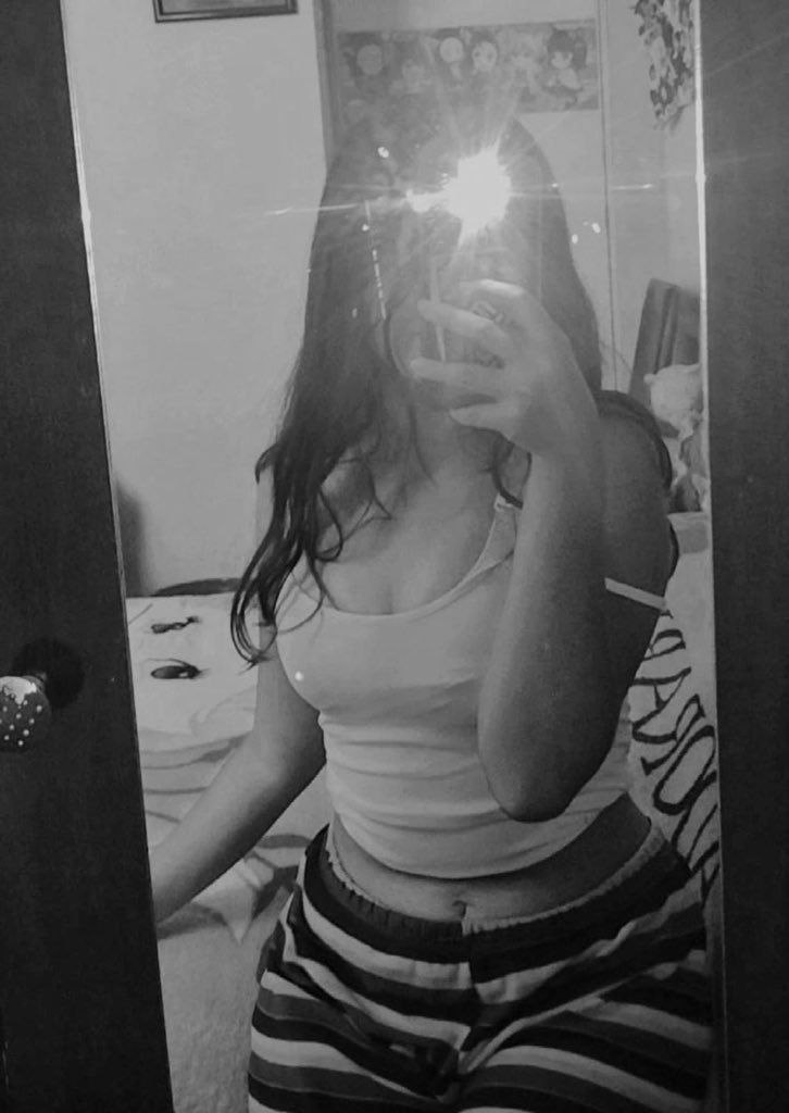 T 💞 tweet media