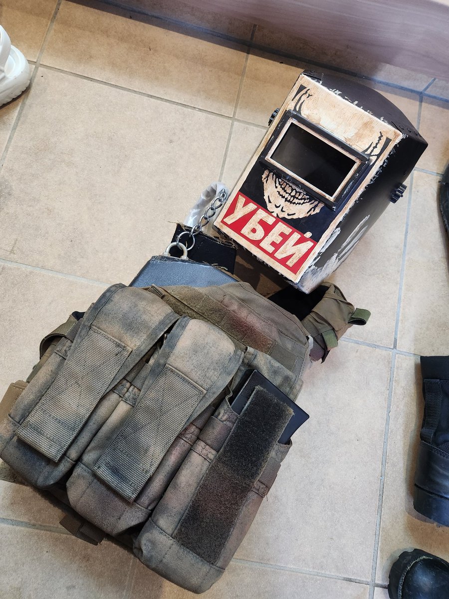 Veliru's tweet photo. 所謂3Dプリンターも工具の一つだから作るものに対してベストな手法を選択すれば良いだけですね

使うも使わないも良い悪いは無いけど目的に対して選択を間違わないようにとは気を付けてる

#3Dプリンターに一切頼らず完成した作品 https://t.co/4PRINir818