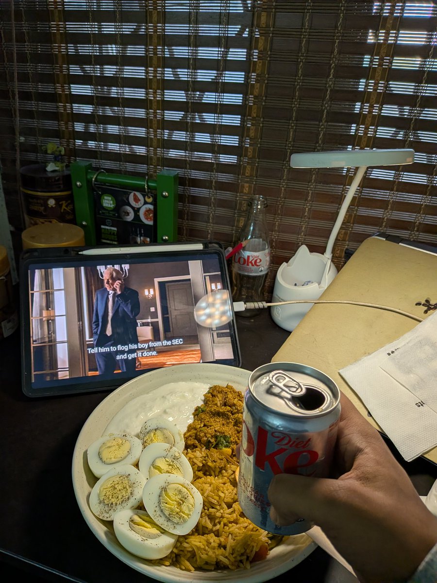 akash 𓅰 tweet media