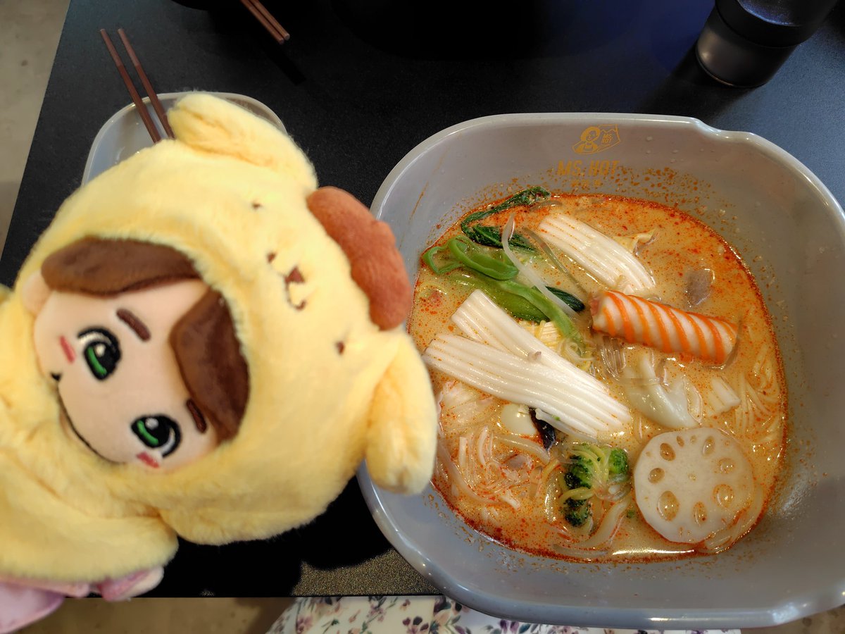 しーめろ tweet media