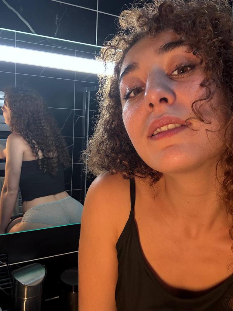 lilibb25's tweet photo. @JusteRondee Laisse moi un  coucou en dm et on s'envoie des...🤭 https://t.co/WtrNzb9NMP