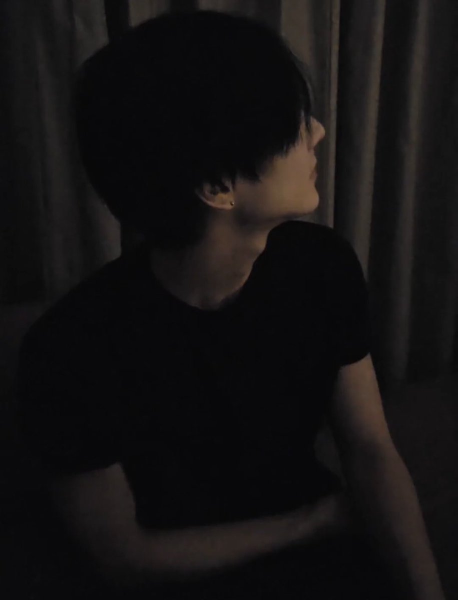 なうん tweet media