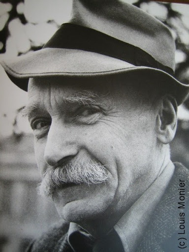ponceto91's tweet photo. Il y a 71 ans, le 16 avril 1955, fut inventé le mot « ordinateur » par Jacques Perret, professeur de philologie, à la demande de la société IBM souhaitant alors un nom français pour sa nouvelle machine destinée au traitement de l'information, l'IBM 650 #LaPetiteInfoDuJour https://t.co/SjRwnHNf0k