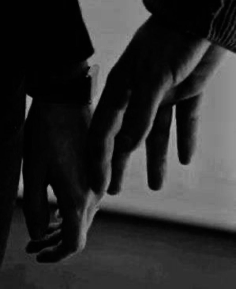 lore_morgado's tweet image. … y si el tiempo pone a cada quien en su lugar 

A mi , que me ponga siempre en tus brazos…

De : Mi

Para: Él mar 

Lindísima Noche!!
Dulces sueños 

#trabajandoandaba
#encasa
#hastamañana