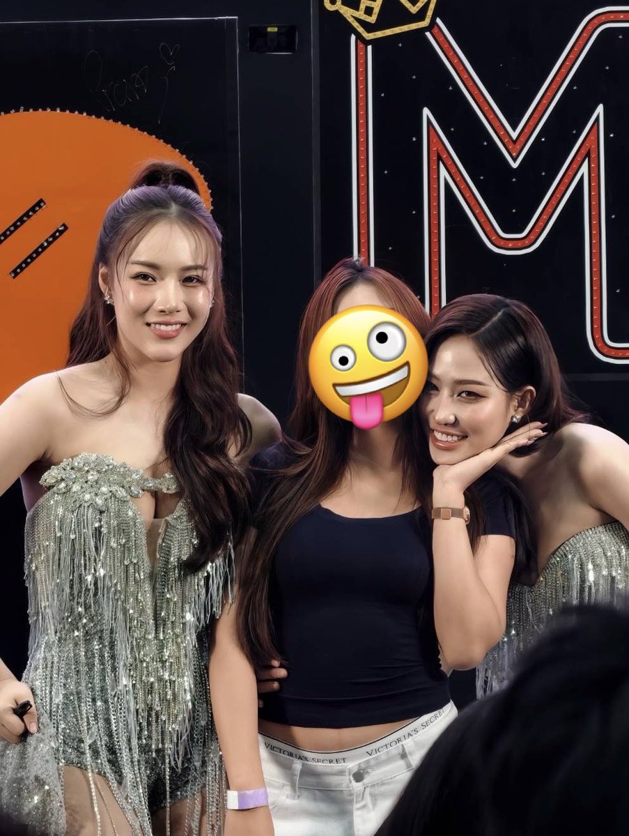 PrangLyOfficial's tweet image. พี่ๆ หน้างานแกล้งเหมยลี่ทำไมคะ ✊🏼

PRANGLY 2ND MINI FAN MEETING
#PrangLyx2ndMiniFM
#ปรางลี่ #PrangLy