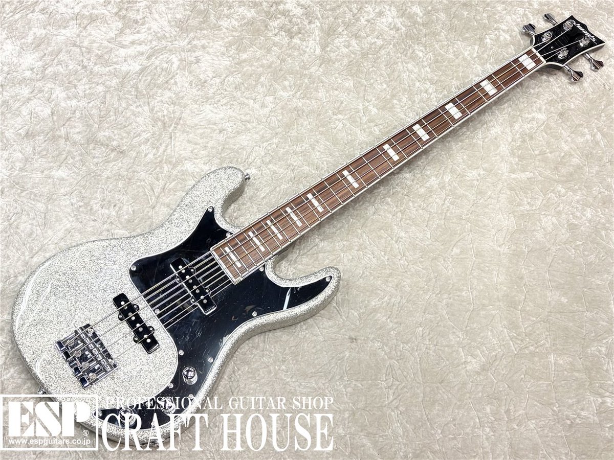 espcrafthouse's tweet image. EDWARDS E-AK SILVER SPARKLE
SID 明希 Signature Model

SID 明希モデルのベースが中古にて入荷しました！

超美品となっておりますので、お早めに🫡

デジマートはこちら💁
digimart.net/cat03/shop22/D…

#ESP渋谷 #ESP #EDWARDS #SID #明希 #エレキベース #Bass