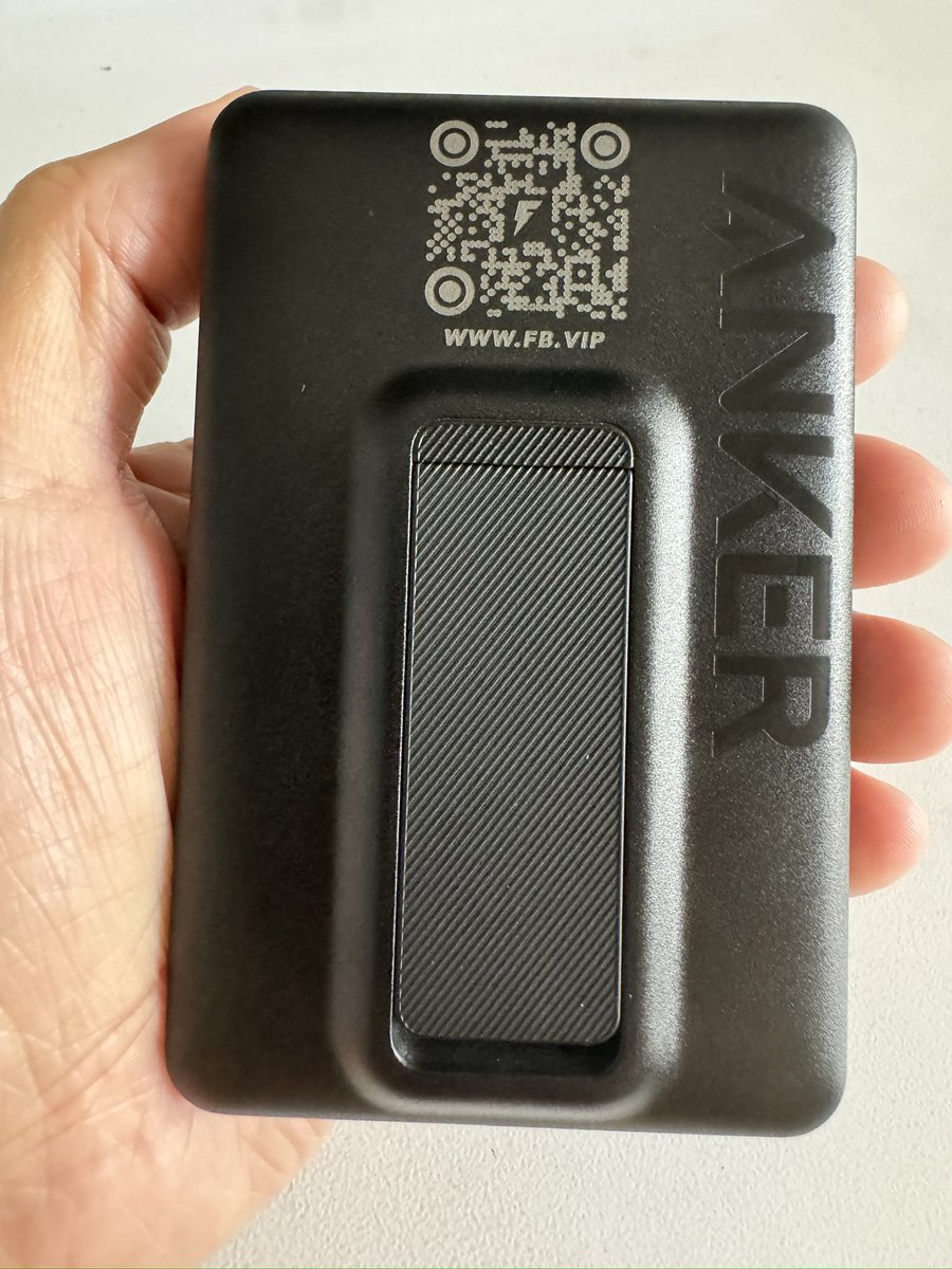 IamHarryDavid's tweet image. Make your everyday essentials work for your brand!

Client-provided Anker power bank, customized with a sleek engraved logo in front and a scannable QR code at the back.
Perfect for modern branding and promotions.

#LaserEngrave #CustomPowerBank #BrandingSolutions #AnkerPowerBank
