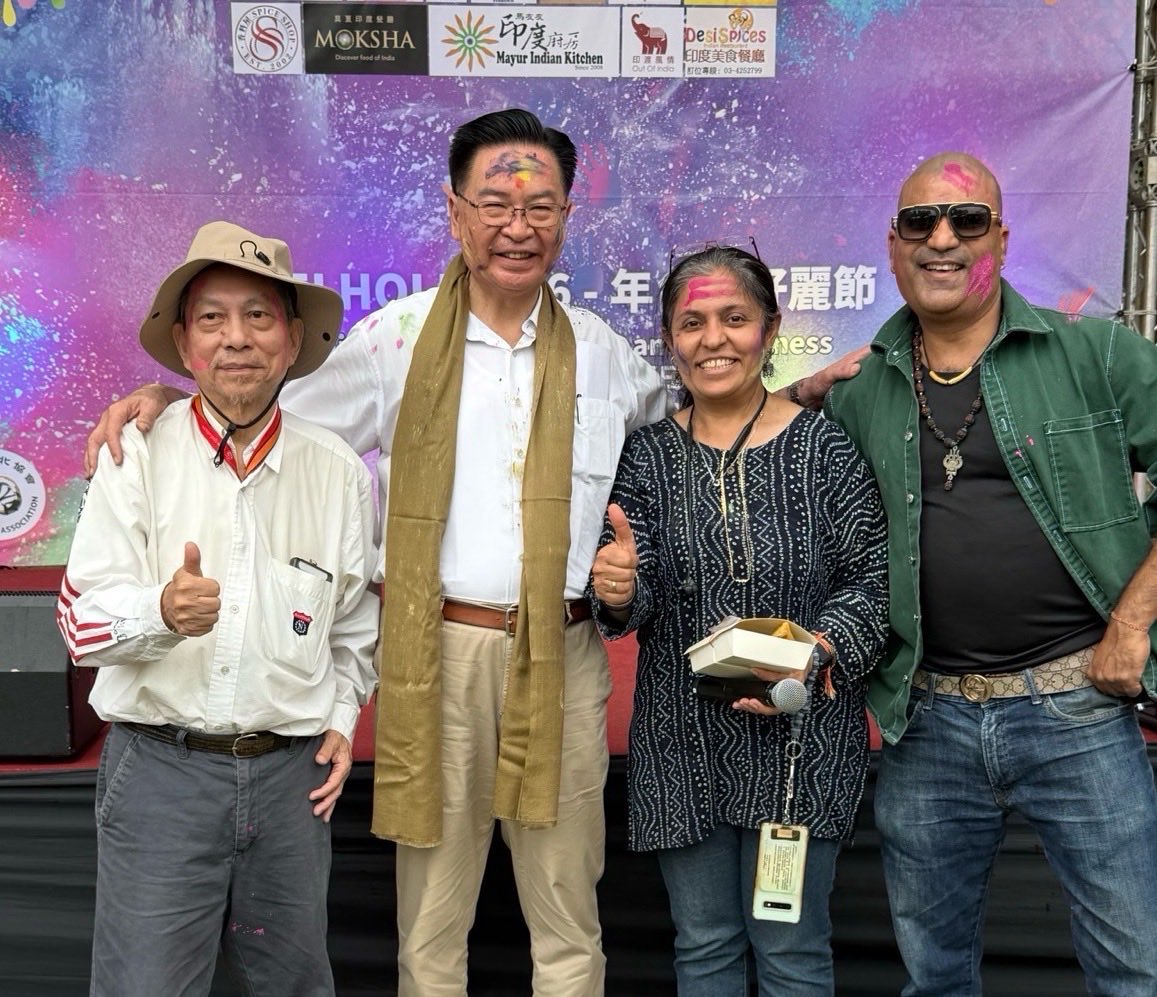 josephwutw's tweet image. Happy #Holi to #India &amp;amp; all #Indian friends.

May the beautiful colors brighten your life &amp;amp; light up your future.

#ILoveIndia

🇹🇼❤️🇮🇳