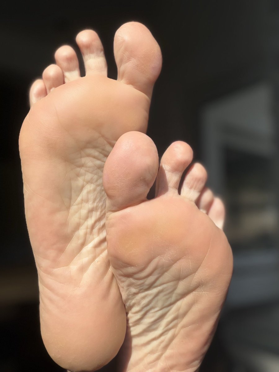 Romy Velvet tweet media