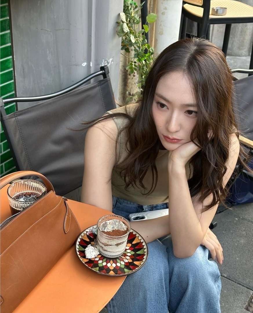 USE ' HEY / ✉️ ' - ENGLISH ONLY tweet media