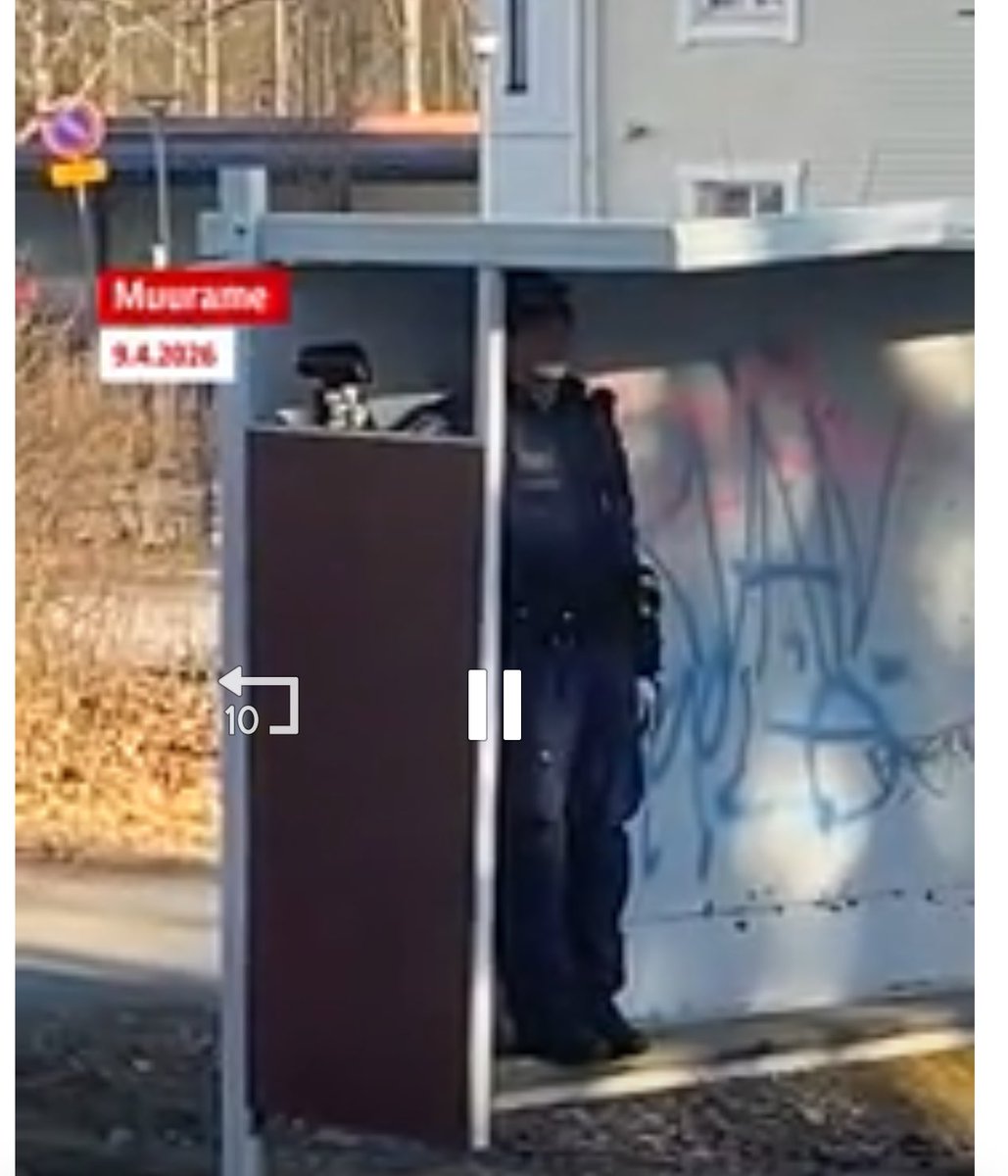 Nuorsuomalainen nupisee tweet media