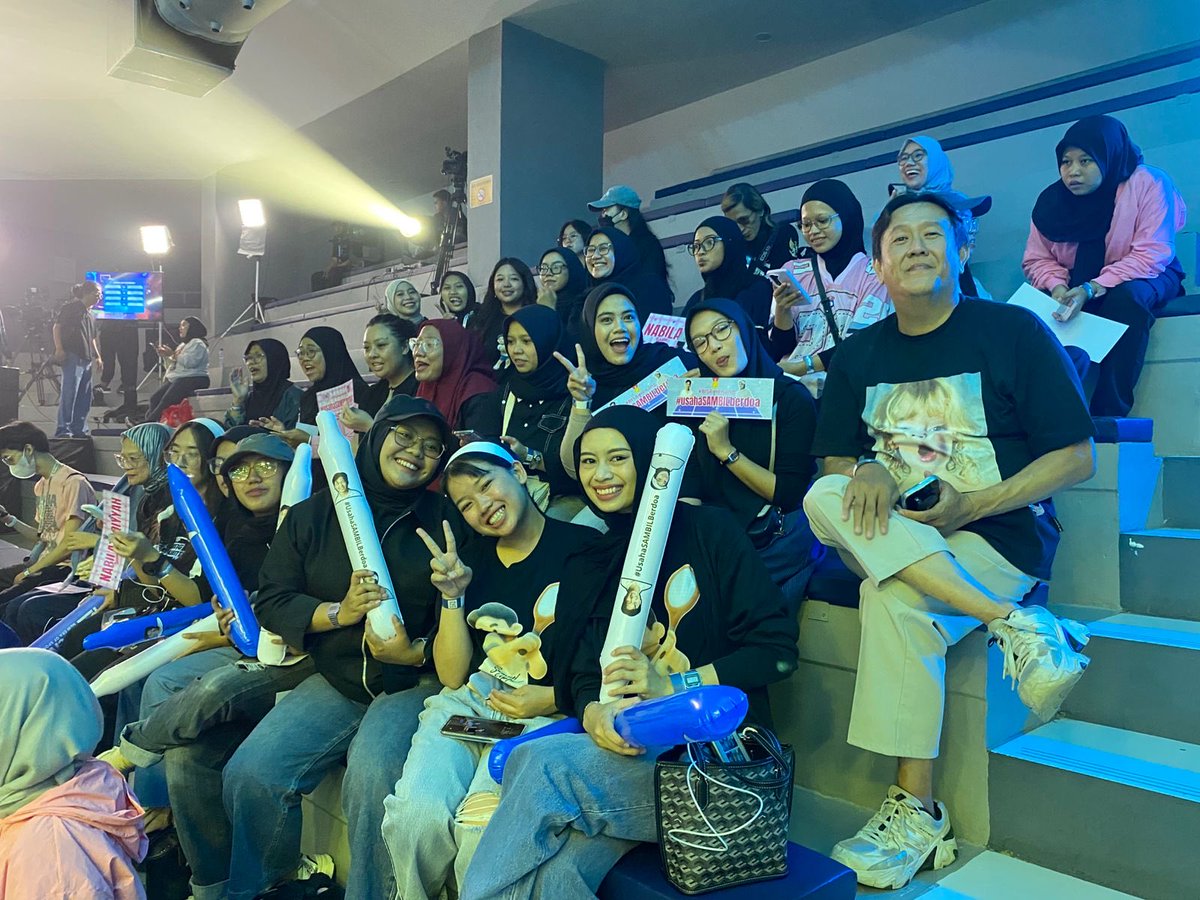 samunityofc's tweet photo. Siap mengumandangkan yel-yel Pok Ame-Ame nih
BISA menang
#usahaSAMBILberdoa
#SamSmash https://t.co/YB8Hn7ggg2