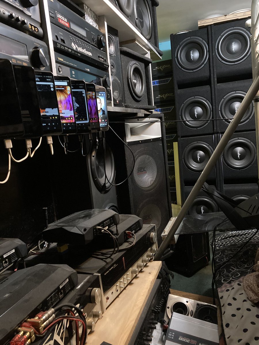 เผ ๐โฏ๐๐โด๐พ๐ โ๐พ๐น๐น๐โฏ๐ tweet media