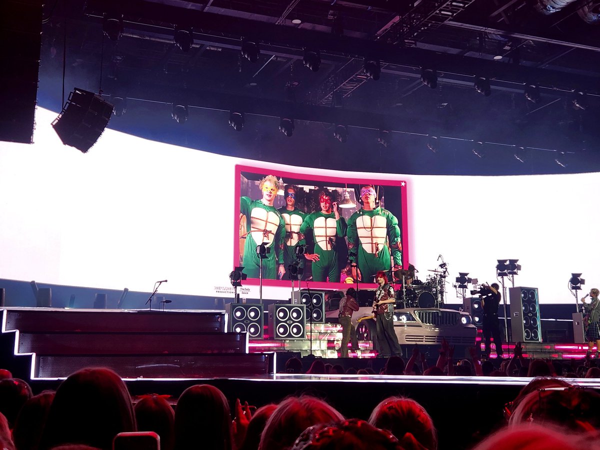 kier 🐾 tweet media