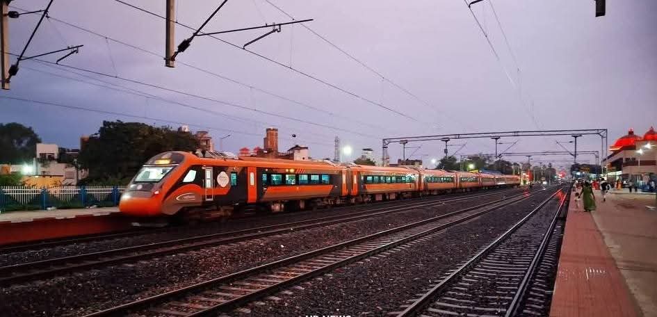 Shoaib_Akhter_7's tweet image. 🚆 वंदे भारत स्लीपर ट्रेन:-

(1) हावड़ा- कामख्या
(2) मुंबई -बैंगलोर
(3) दिल्ली - सूरत
(4) हावड़ा - दिल्ली
(5) हैदराबाद- अहमदाबाद
(6) पटना- दिल्ली
(7) दिल्ली - गुवाहाटी
(8) चेन्नई-अहमदाबाद 
(9) भागलपुर-दिल्ली
(10) मालदा-सूरत
(11) गया-डिब्रूगढ़
(12) देवघर-कटरा

#VandeBharat #Train