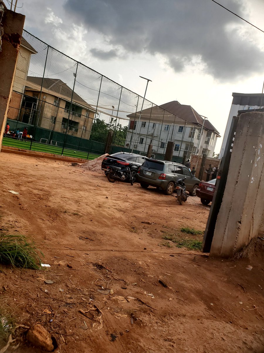 Igbo boys eeeh, 
Small ball wey we say make we play , as I reach gate I see GLE , omo I weak them still Carey ogene come. 

Playing ball on ogene sound. 
See pressure.