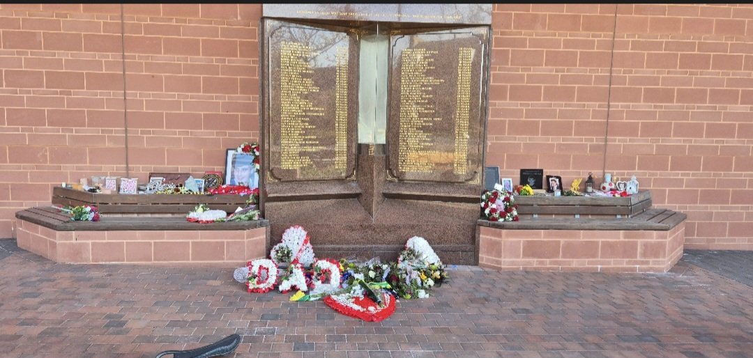 Charl Hennessy tweet media