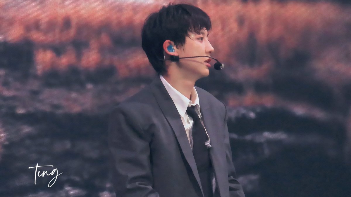 shouteng78949's tweet photo. 百变灿烈
#EXO #chanyeol https://t.co/HMg4fuyBIm
