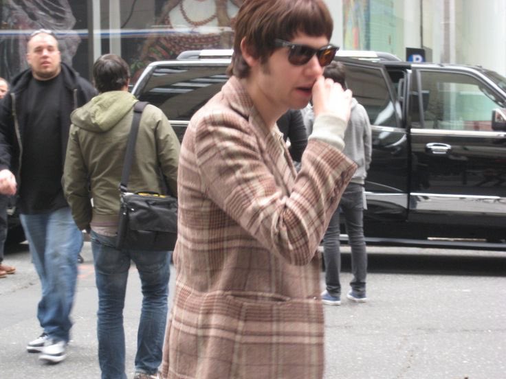 oddly specific ryan tweet media