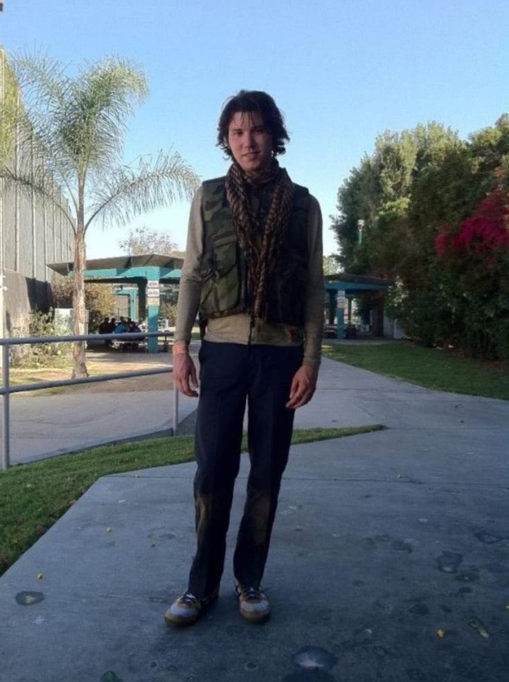 oddly specific ryan tweet media