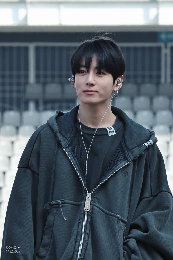 𝑲𝑶𝑶𝑲_𝑪𝒊𝒓𝒄𝒍𝒆🐰 tweet media