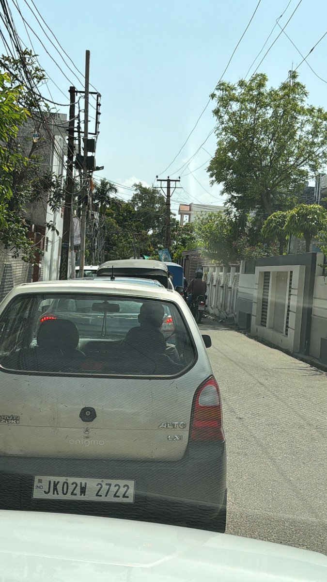Surinder016's tweet photo. @OfficeOfLGJandK @Manoj Sinha Sir, today’s padayatra caused heavy traffic across Jammu and public inconvenience. Please schedule such activities early morning next time. Such activities should be scheduled early in the morning, not during peak hours. Think about the public too https://t.co/lcjJjPYLUf