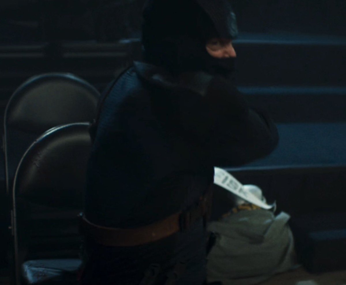 BULLSEYESOLOS's tweet image. the way dex was still able to defend himself and effortlessly delete two avtf agents after he got shot and was actively bleeding