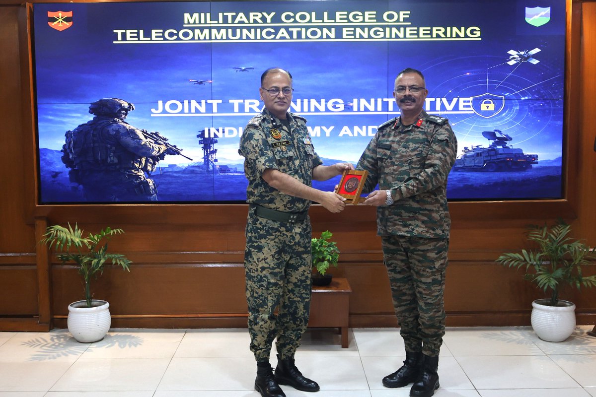 artrac_ia's tweet image. 𝐌𝐢𝐥𝐢𝐭𝐚𝐫𝐲 𝐂𝐨𝐥𝐥𝐞𝐠𝐞 𝐨𝐟 𝐓𝐞𝐥𝐞𝐜𝐨𝐦𝐦𝐮𝐧𝐢𝐜𝐚𝐭𝐢𝐨𝐧 𝐄𝐧𝐠𝐢𝐧𝐞𝐞𝐫𝐢𝐧𝐠

As part of the initiative to foster jointness and synergy between the #IndianArmy and #BSF, a team from  BICIT ( BSF Institute of Communication and Information Technology) and  CEDCO