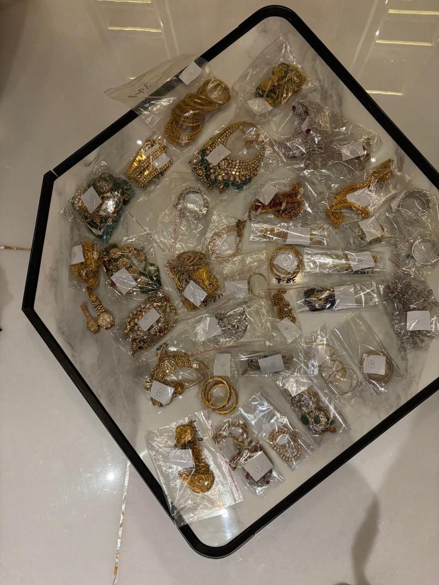 airnewsalerts's tweet image. #ED conducted search operations in a money laundering case involving #DelhiNCR-based real estate developer Earth Infrastructures Limited and its group entities.

Searches were carried out yesterday at 10 locations in #Delhi and #Gurugram linked to the company’s directors,