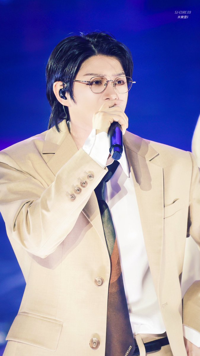 imqqqii17's tweet photo. 爱上金希澈毫无问题
#SUPERJUNIOR 
#슈퍼주니어
#SUPERSHOW10 
#SJ_CORE_D3
#김희철
#Heechul
#金希澈
#ヒチョ�� https://t.co/fpmbMTFWJq
