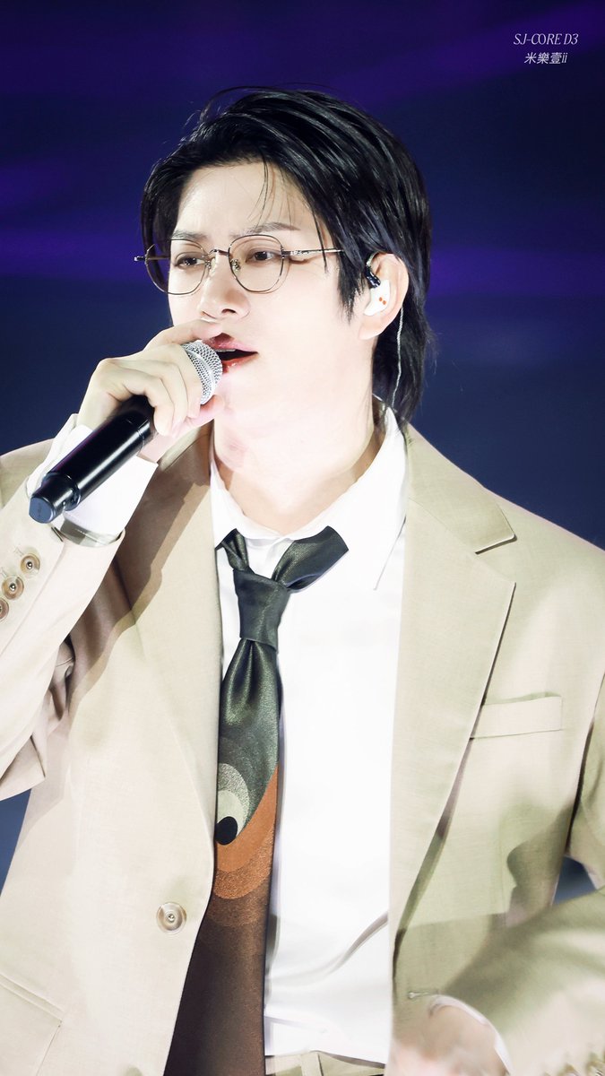 imqqqii17's tweet photo. 爱上金希澈毫无问题
#SUPERJUNIOR 
#슈퍼주니어
#SUPERSHOW10 
#SJ_CORE_D3
#김희철
#Heechul
#金希澈
#ヒチョ�� https://t.co/fpmbMTFWJq